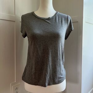 gray t-shirt